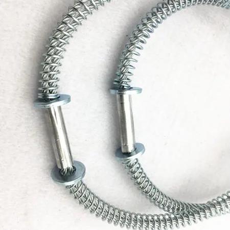 涂塑钢丝绳是以磷化涂层钢丝绳,镀锌钢丝绳,不锈钢丝绳,光面钢丝绳为
